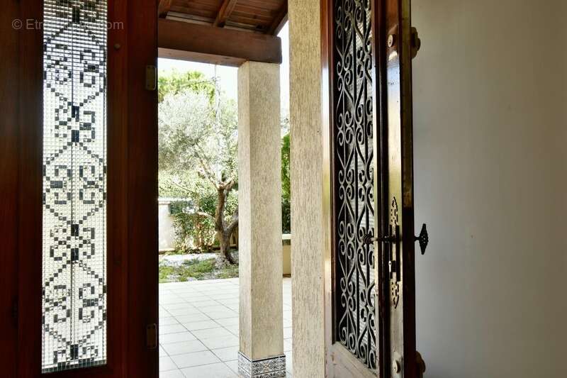 Maison à FONTVIEILLE