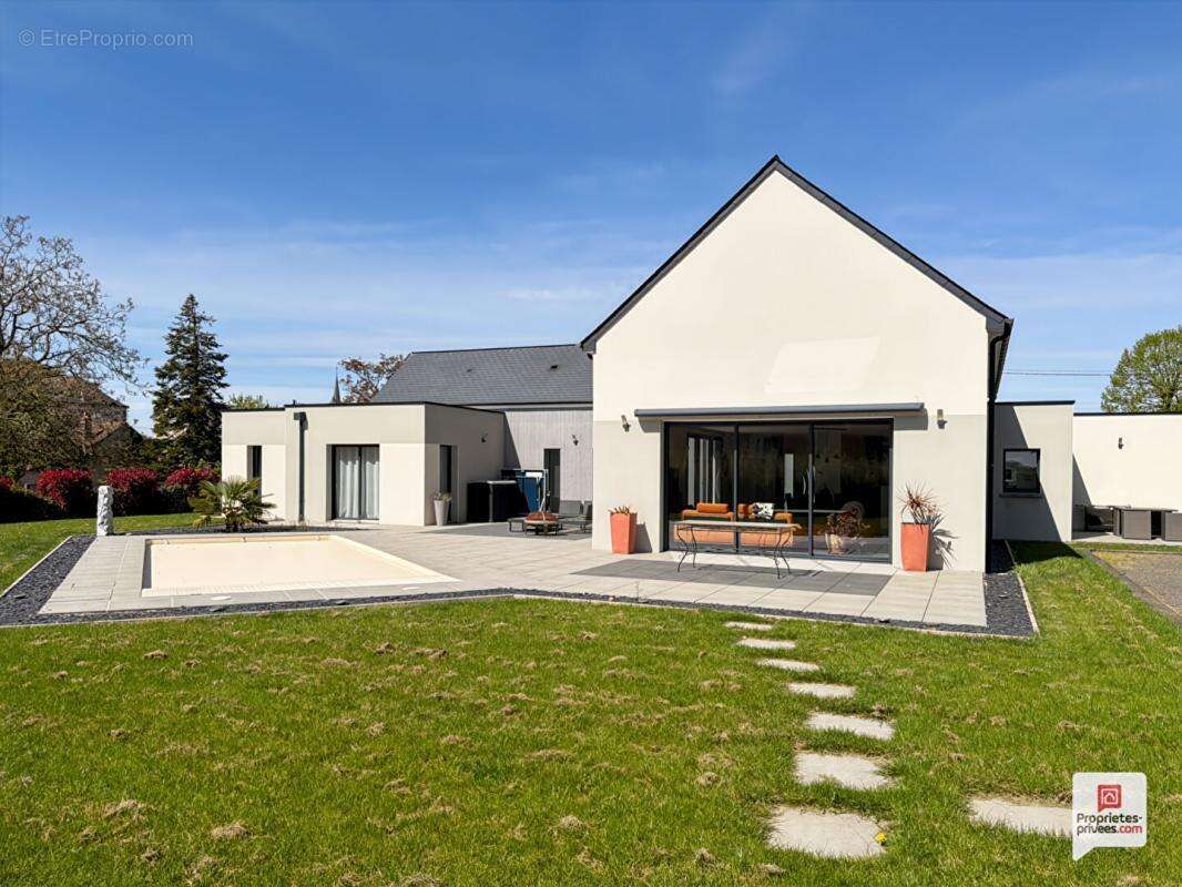 Maison à PRECIGNE