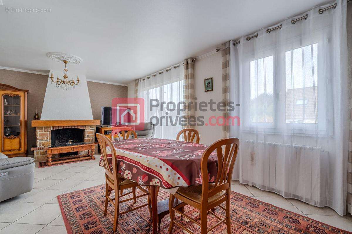 Maison à PONTAULT-COMBAULT