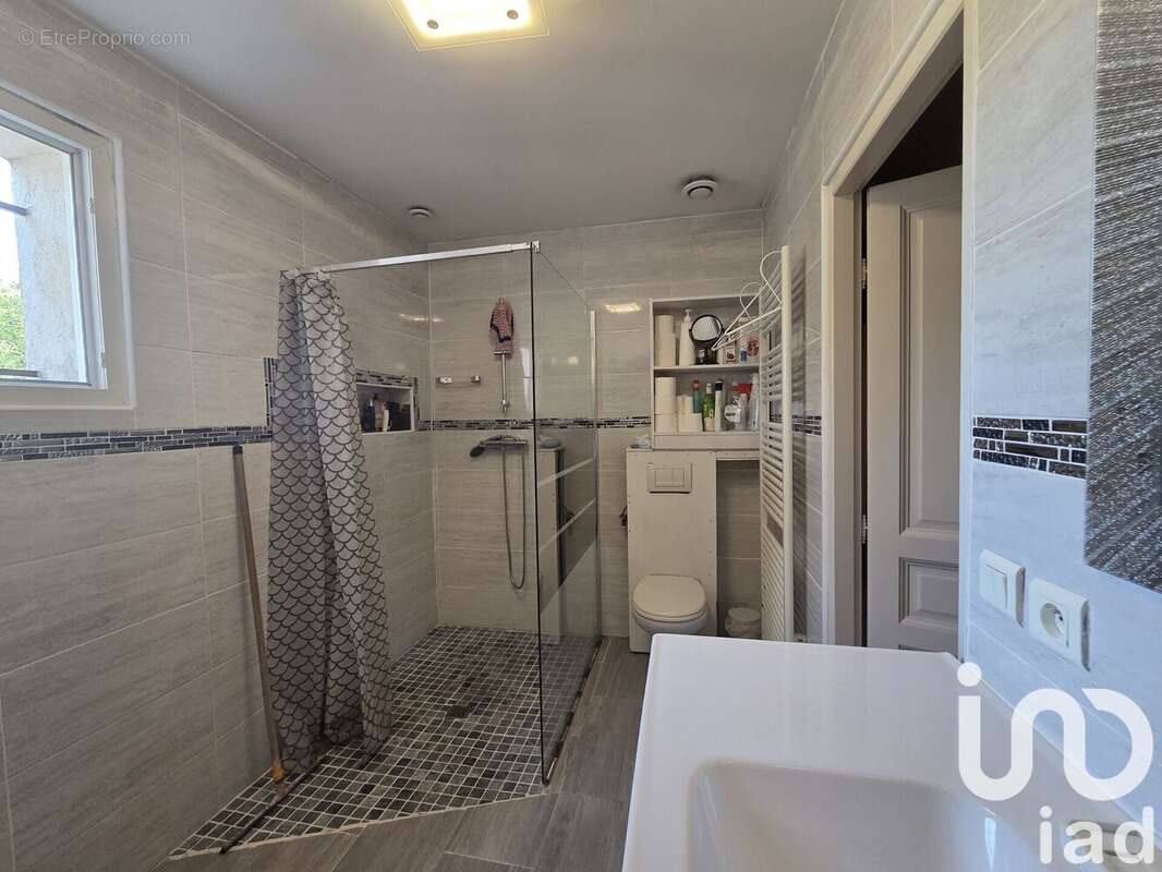 Photo 5 - Maison à ENTRAIGUES-SUR-LA-SORGUE