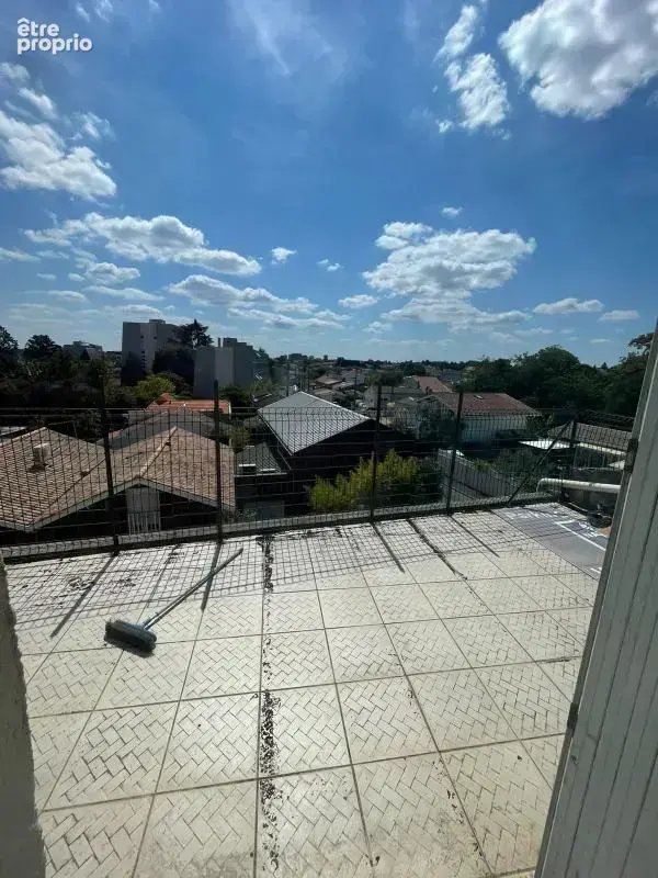 TALENCE Apt 3 chambres 67 m² grande terrasse 180 000 € - photo 3