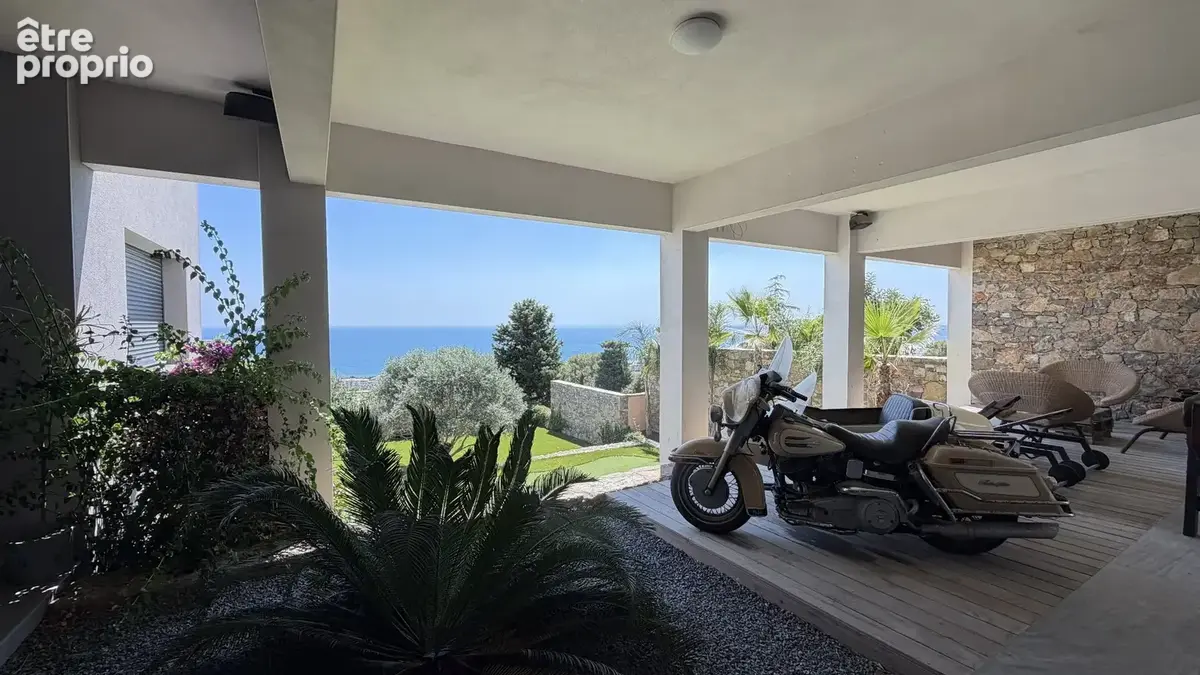 Propriété d'exception sur le Mont Saint-Clair avec vue panoramic sur la mer - photo 8