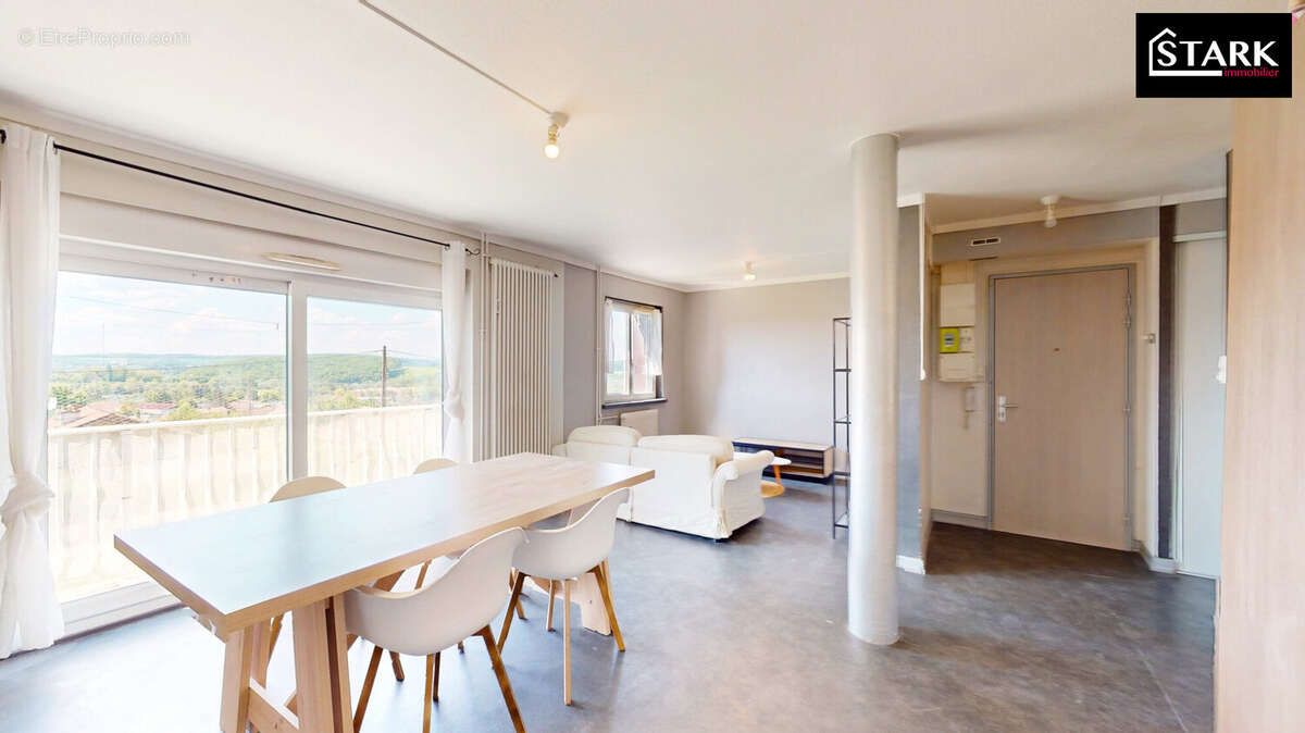 Appartement à VIEUX-CHARMONT