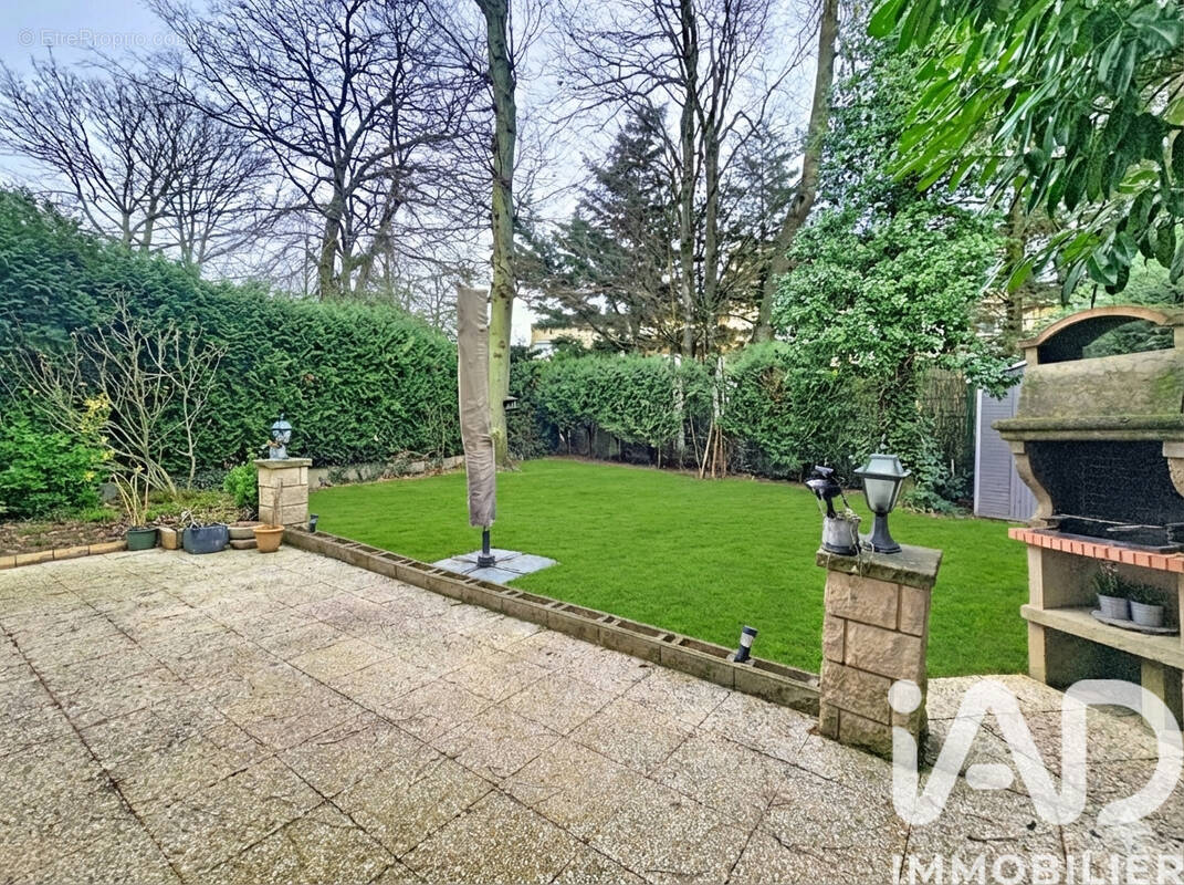 Photo 1 - Maison à CHAMPS-SUR-MARNE