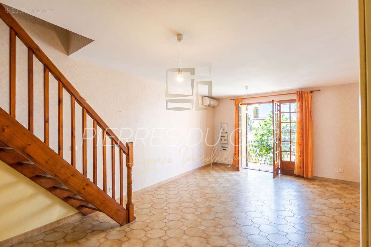Maison 85 m² à Rochefort-Du-Gard  - photo 2