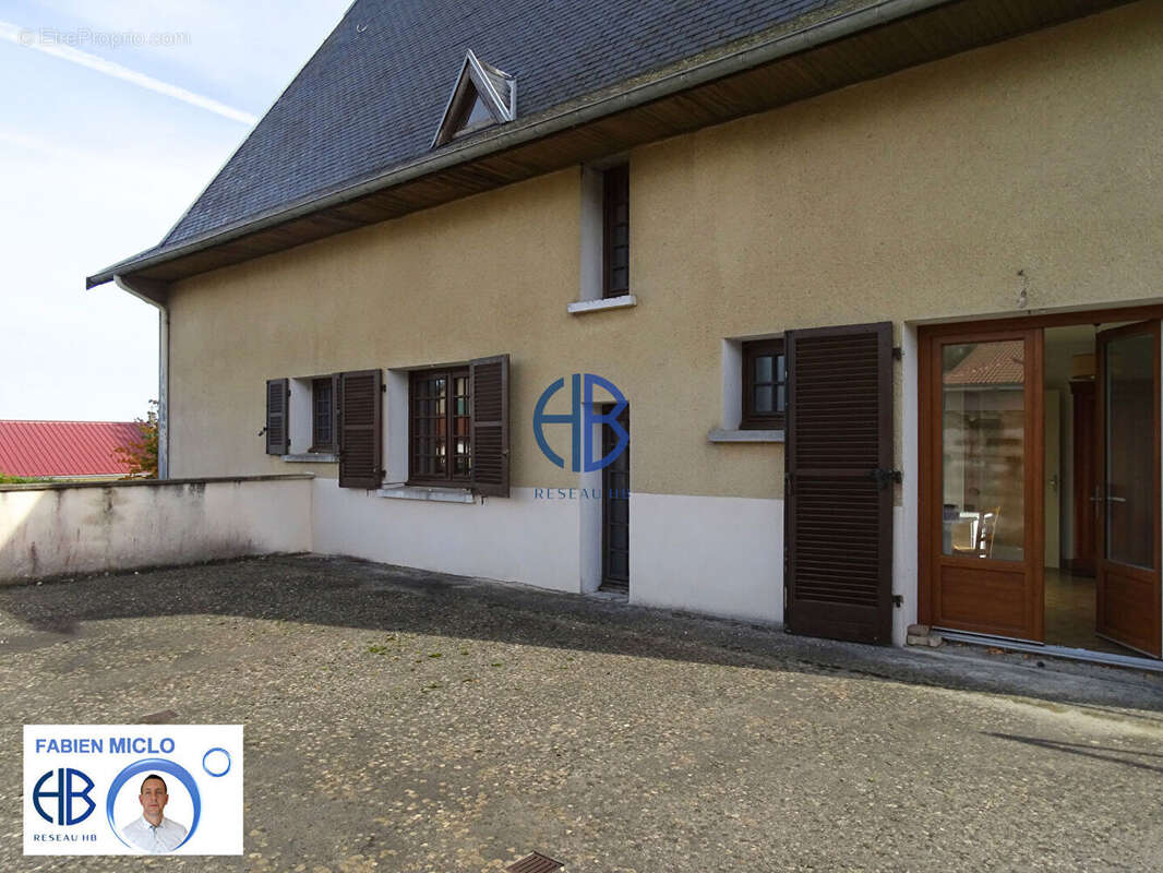 Maison Biol 11 pièce(s) 256 m2 - photo 17
