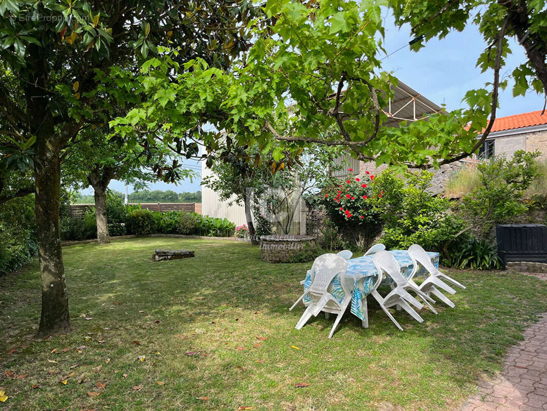 Maison à SAINT-JULIEN-DE-CONCELLES