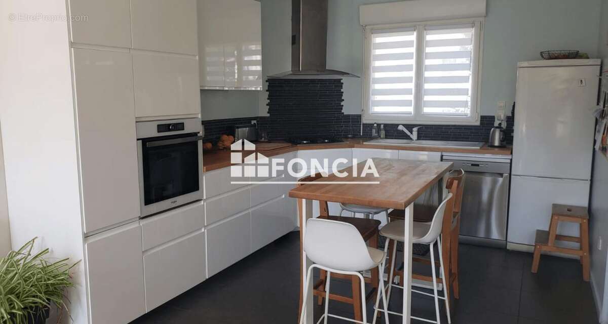 Maison à LE BREIL-SUR-MERIZE