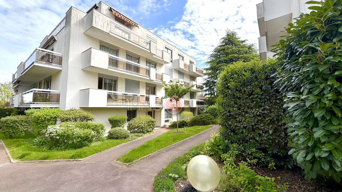 Appartement 76 m² à Le Raincy  - photo 3