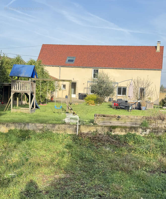 Maison à PERS-EN-GATINAIS
