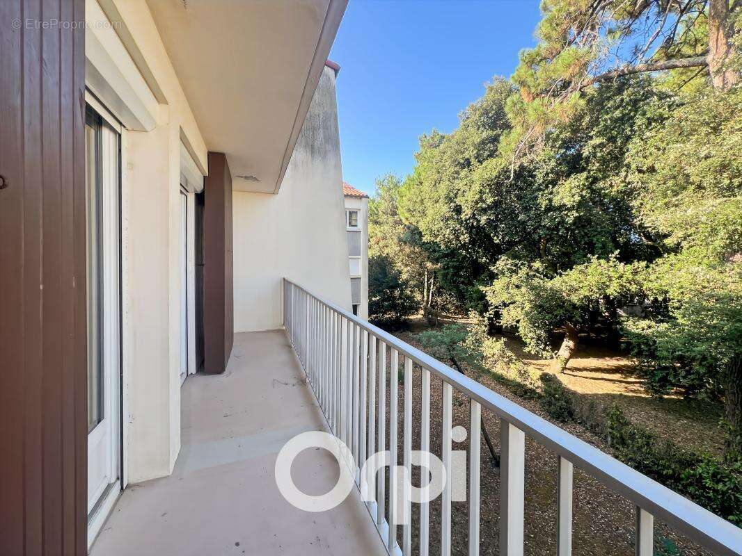 A Vendre à Jard-sur-Mer - Appartement 50 m²  À deux pas du centre ville et de la plage - photo 2