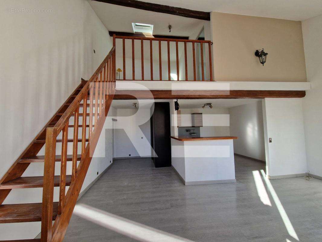 APPARTEMENT 63 M² A 10 minutes à pied des halles de Nîmes, pour primo accédant ou investisseur - photo 4