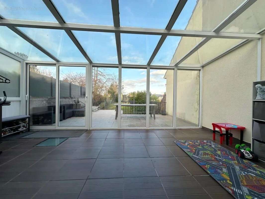 Maison à MONTIGNY-LES-CORMEILLES