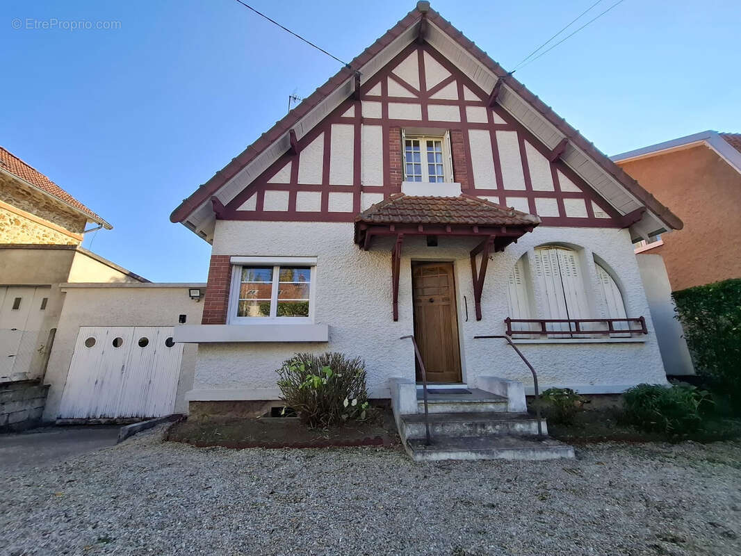 Maison à COULOMMIERS