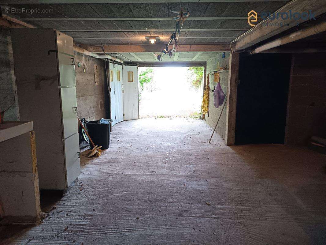 T4 96 m² sur sous-sol - photo 17