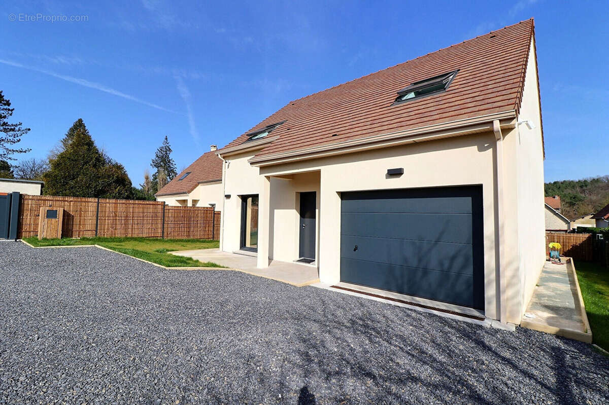 Maison à SAINT-LEGER-EN-YVELINES