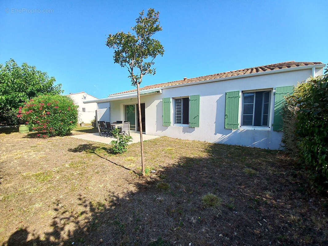 Maison récente avec garage et jardin clos dans une résidence intimiste - photo 2