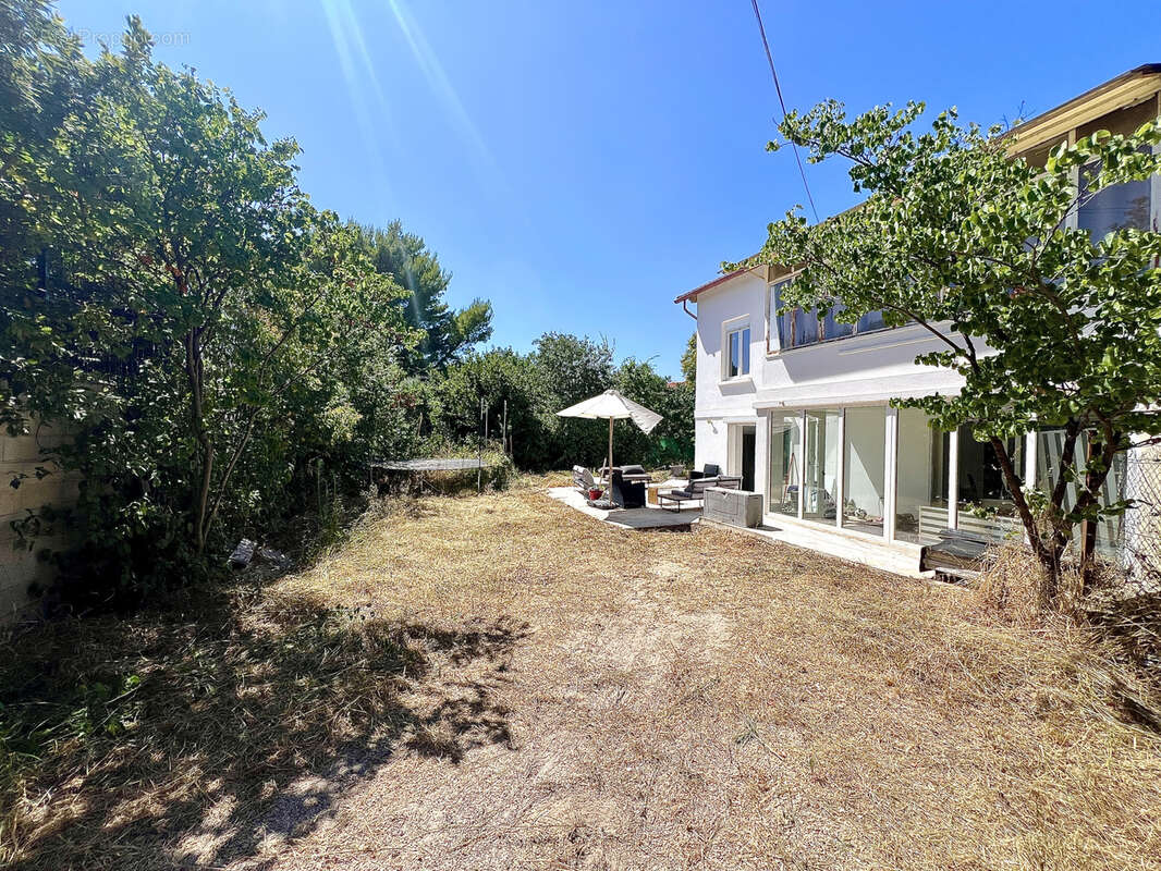 13013 MARSEILLE - Les Olives / Saint-Théodore - Maison 4/5 pièces 168m2 sur 550m2 de terrain - photo 2