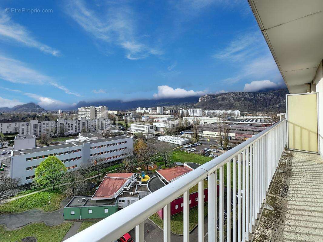 Appartement à LE PONT-DE-CLAIX