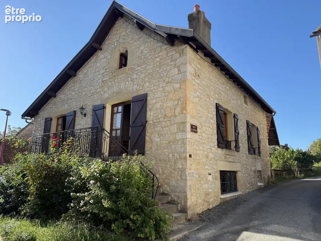 Maison à SALLES-COURBATIES