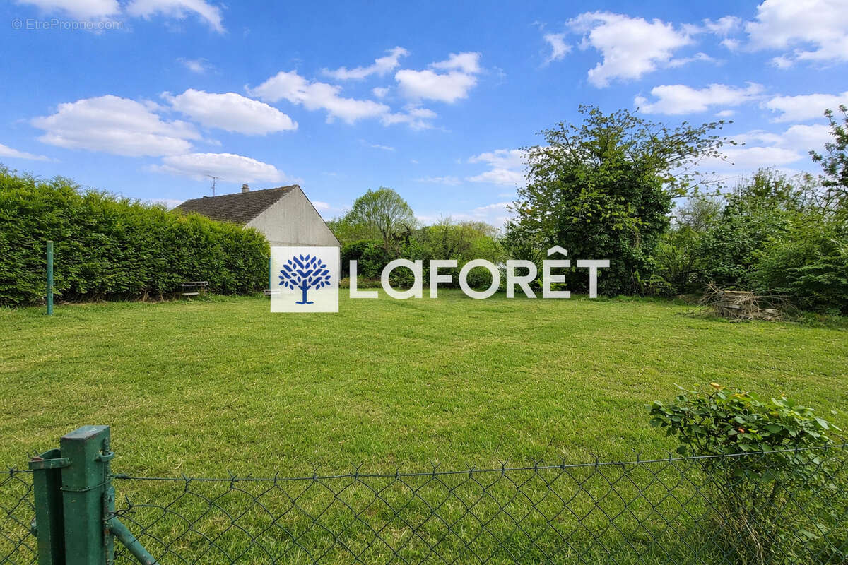 Maison à JOUY-LE-CHATEL