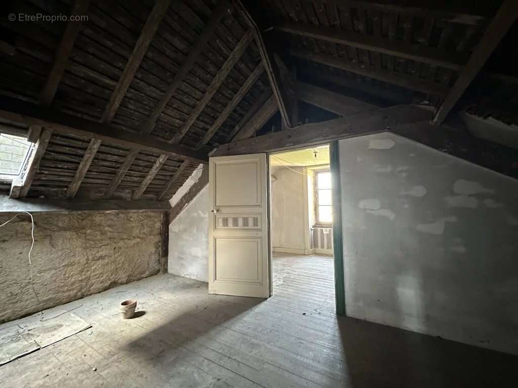 Dinan Centre Historique  Appartement bourgeois de 210 m² -L'esprit d'une maison de ville -Bien d'exception - photo 15