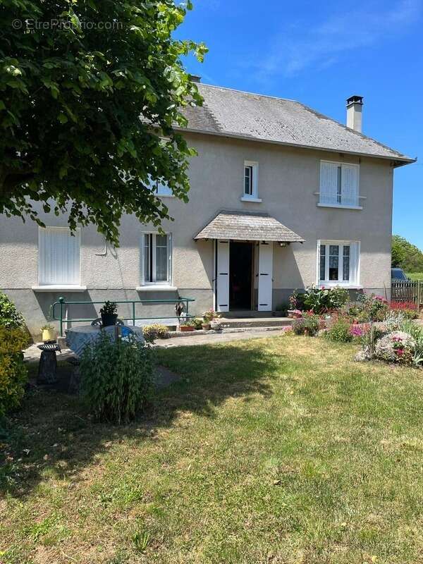 Maison ancienne avec grange et dépendances – Laroche-l’Abeille (87) - photo 3