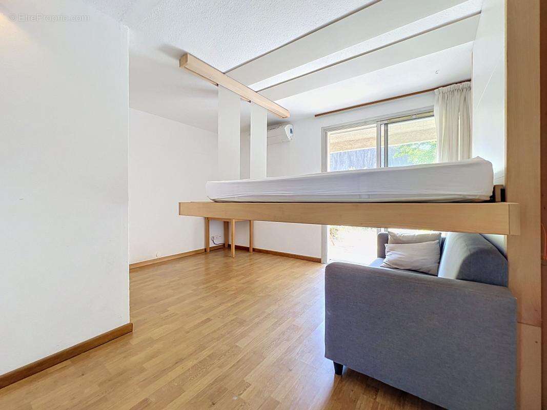 Studio en rez-de-jardin, résidence avec piscine - photo 3
