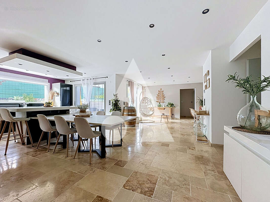 Villa contemporaine d'exception - RAMBAUD (05000) - Type 4 - photo 2