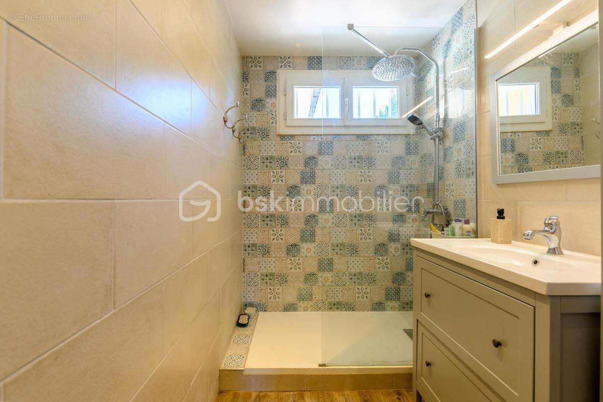 Maison à VILLENEUVE-LE-COMTE