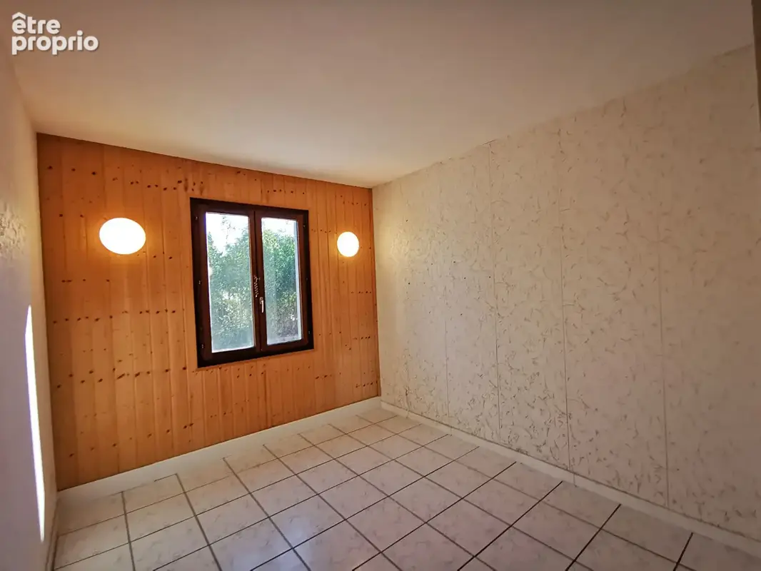 MIRAMAS - Maison T4 de plain-pied 93 m² avec piscine, dépendance et fort potentiel dans un quartier très recherché - photo 12