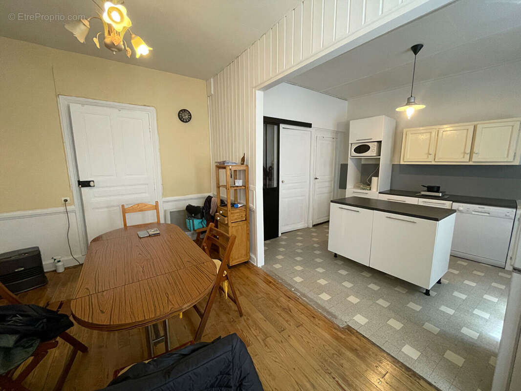 Maison à SAINT-GEORGES-D'AURAC