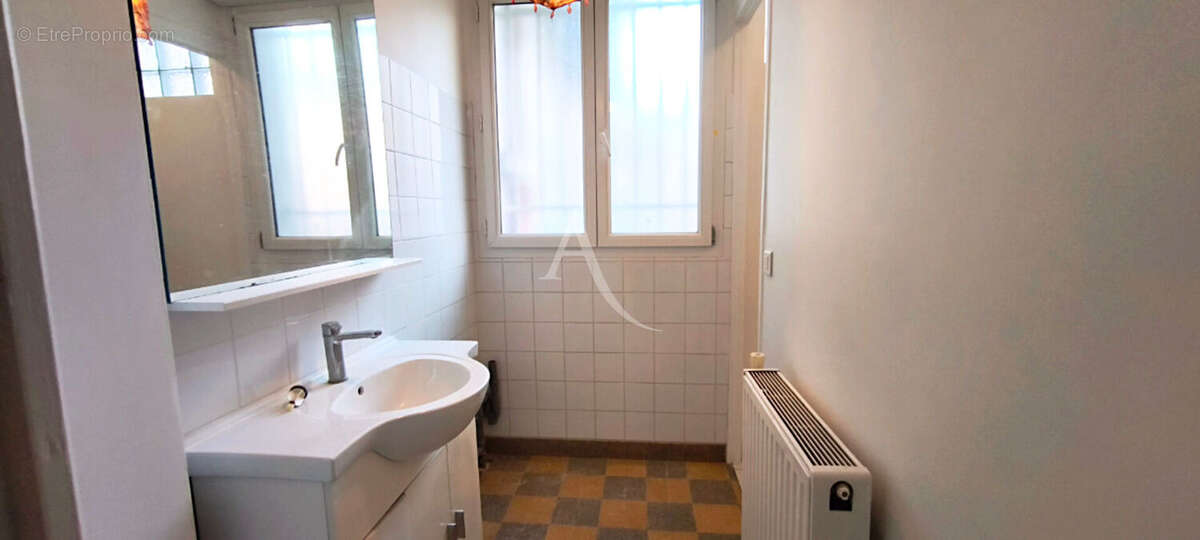 Appartement à LES LILAS
