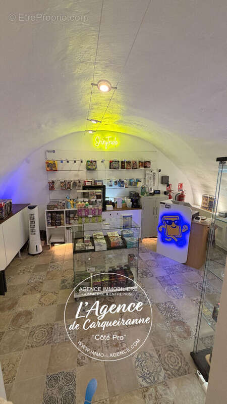 A vendre murs commerciaux vide 24,94 m2 en excellent etat situe rue barbacane a hyeres - photo 7