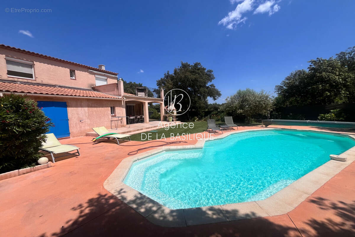 Maison à SAINT-MAXIMIN-LA-SAINTE-BAUME