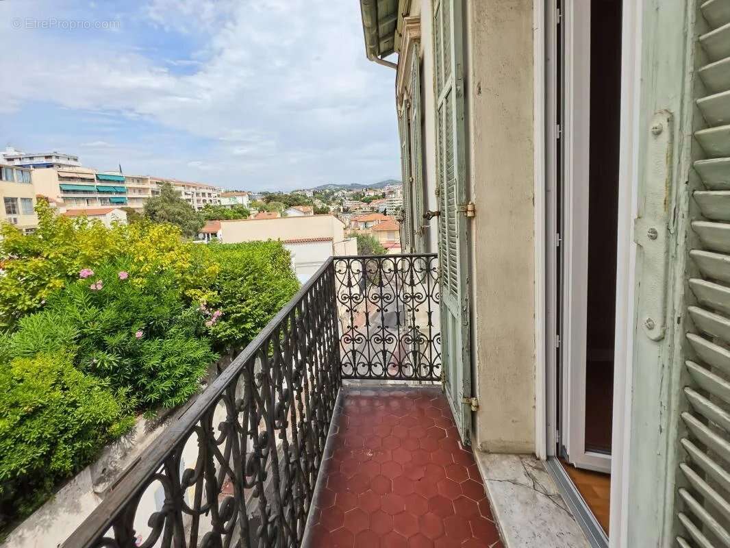 Appartement À Vendre - photo 2