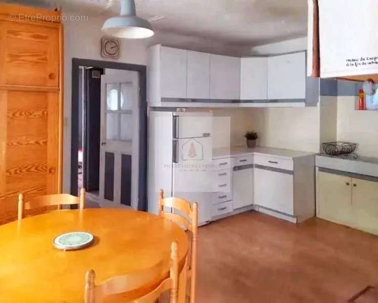 Maison à SAINT-GERMAIN-DE-CALBERTE