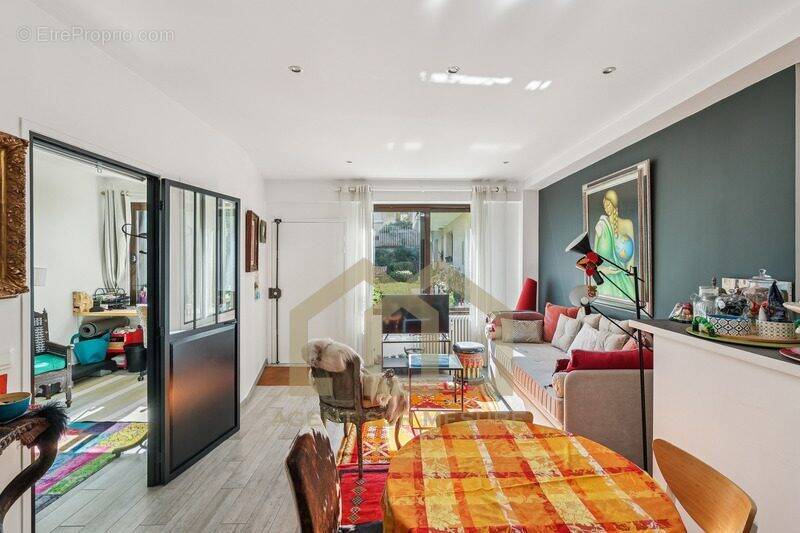 Appartement à PARIS-11E