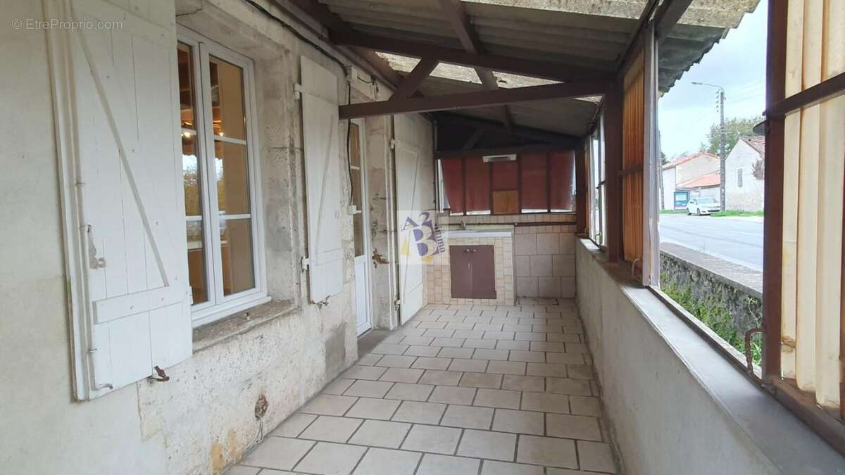 Maison à FLEAC