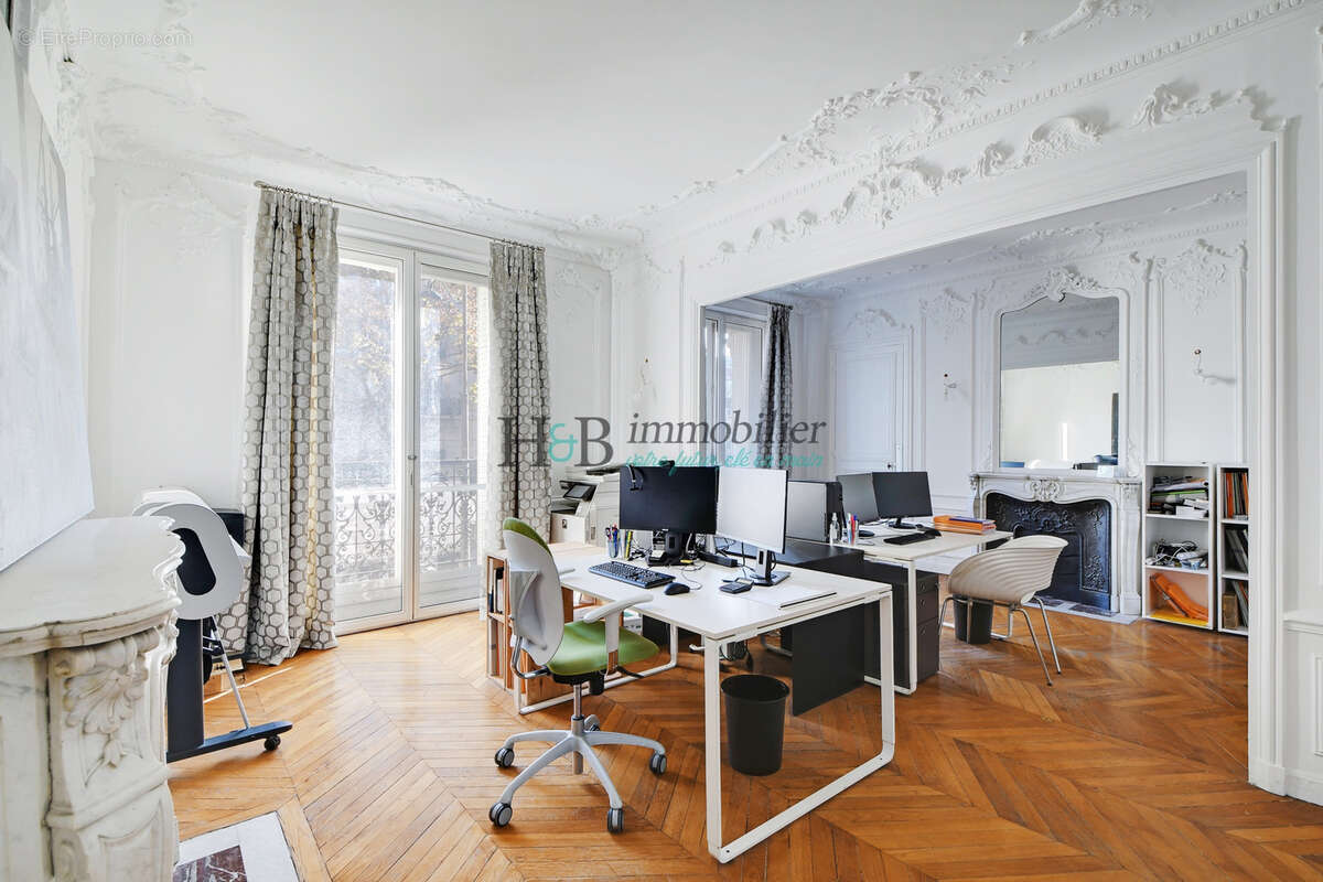 Appartement à PARIS-14E