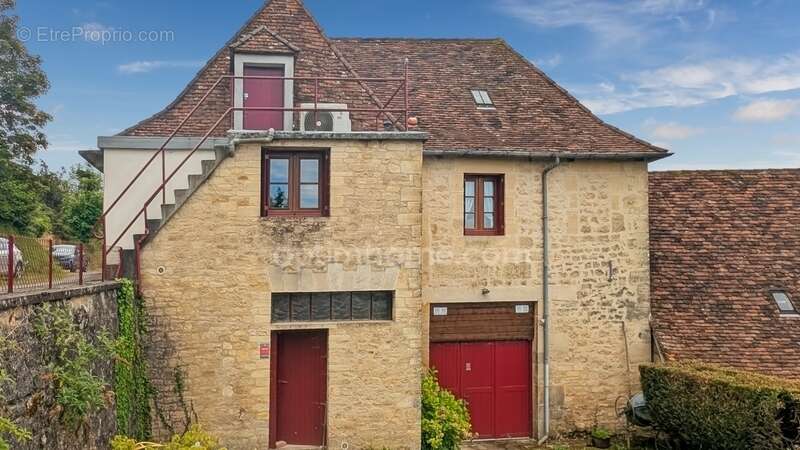 Maison à BADEFOLS-D&#039;ANS