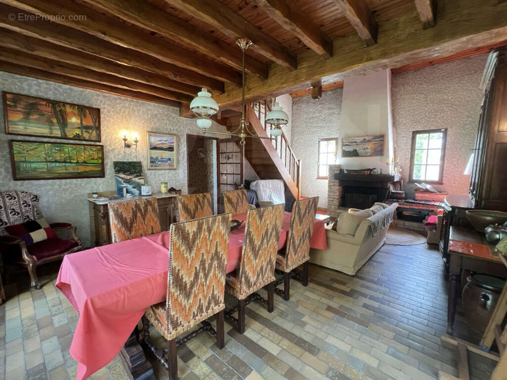 Maison à SAINT-MARTIN-DES-CHAMPS