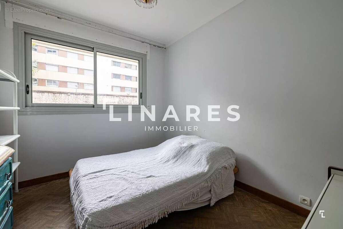 Commerce à MARSEILLE-8E