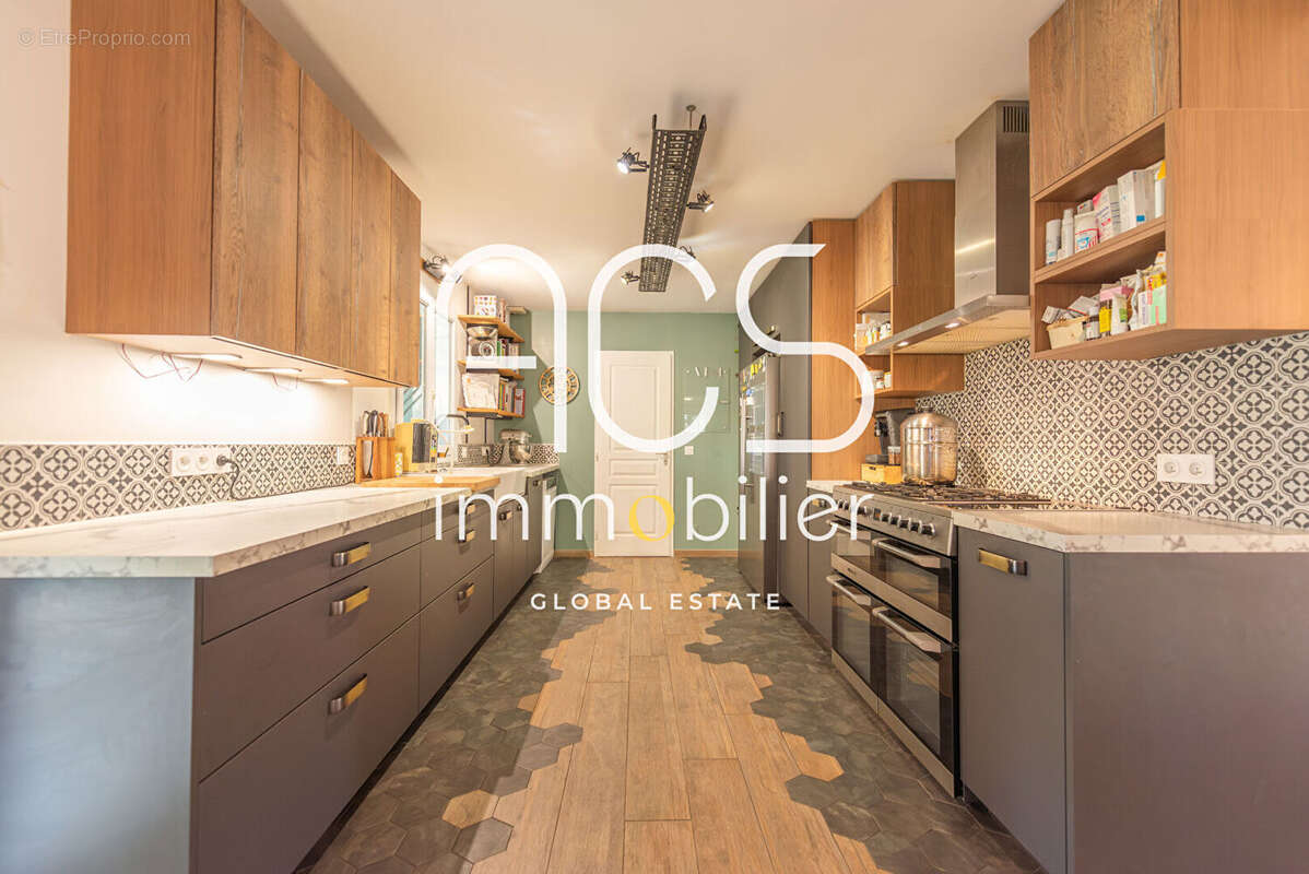 Maison à CHATEAUNEUF-LES-MARTIGUES