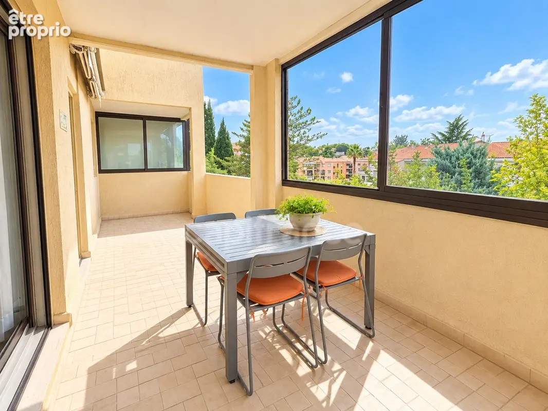 Appartement à MOUGINS