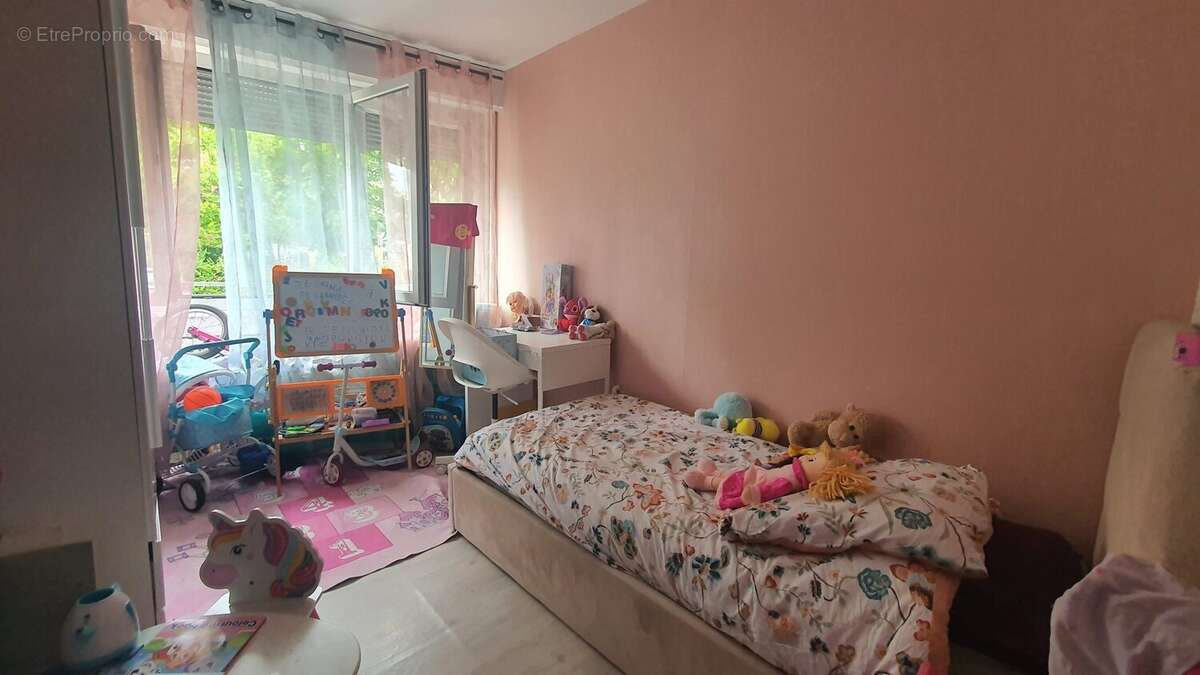 Appartement à CHENOVE