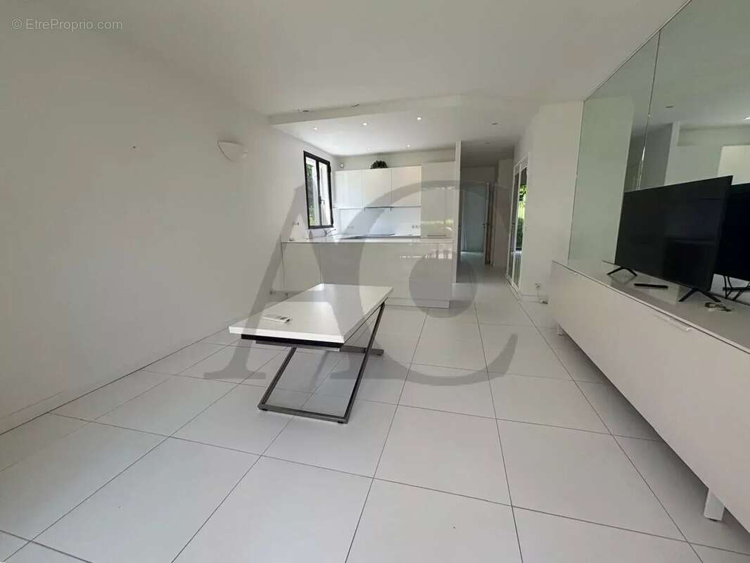 Appartement à VILLENEUVE-LOUBET