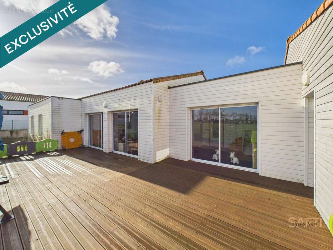 Photo 2 - Commerce à LE BERNARD