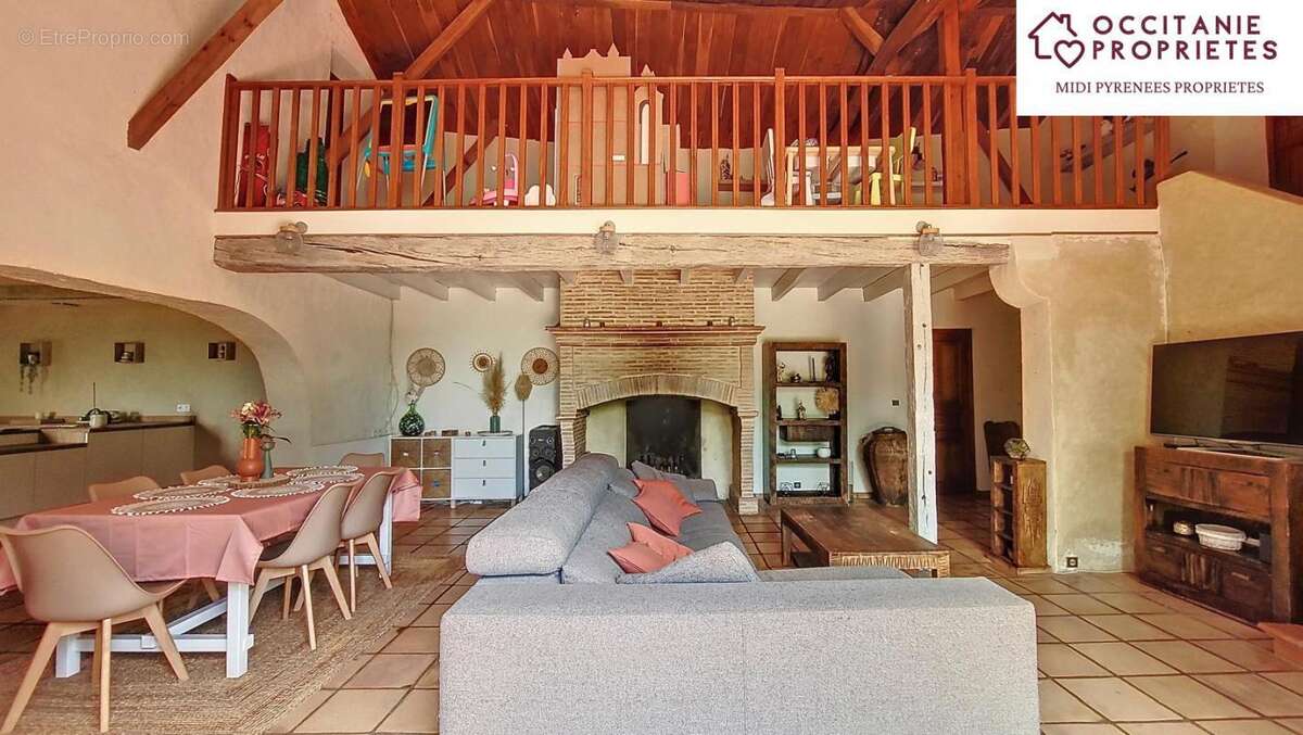 Maison à LEZAT-SUR-LEZE