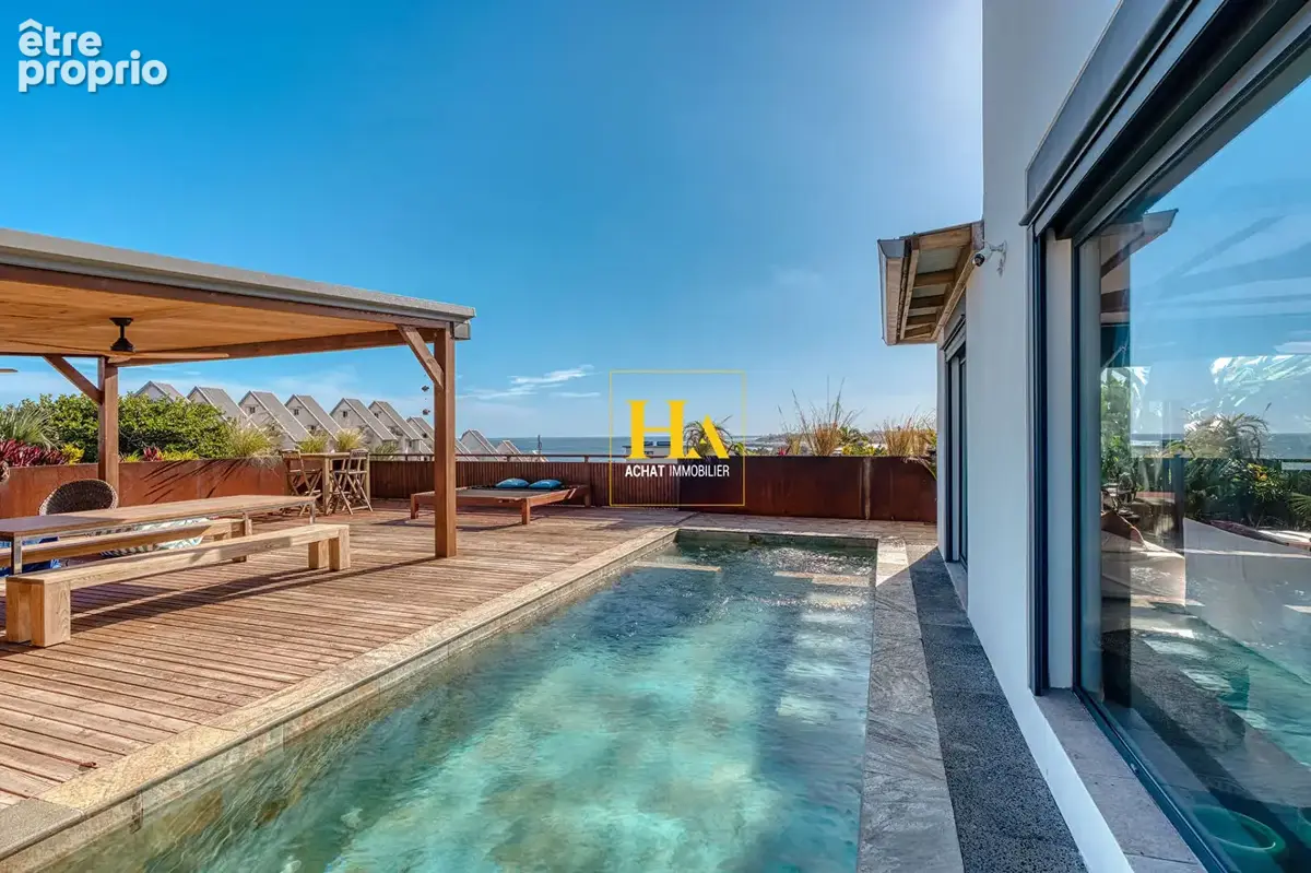 Villa contemporaine 160 m² avec piscine et vue mer ,Terre Sainte, Saint-Pierre - photo 2